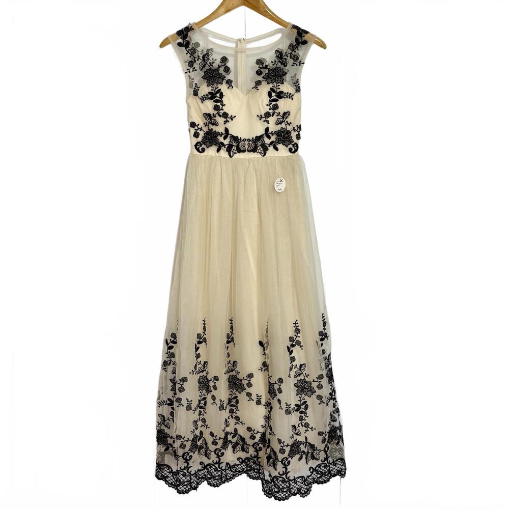 Prom Formal Dress Chi Chi London Black Lace Cream  Whimsigoth Sz Petite 4 US NWT